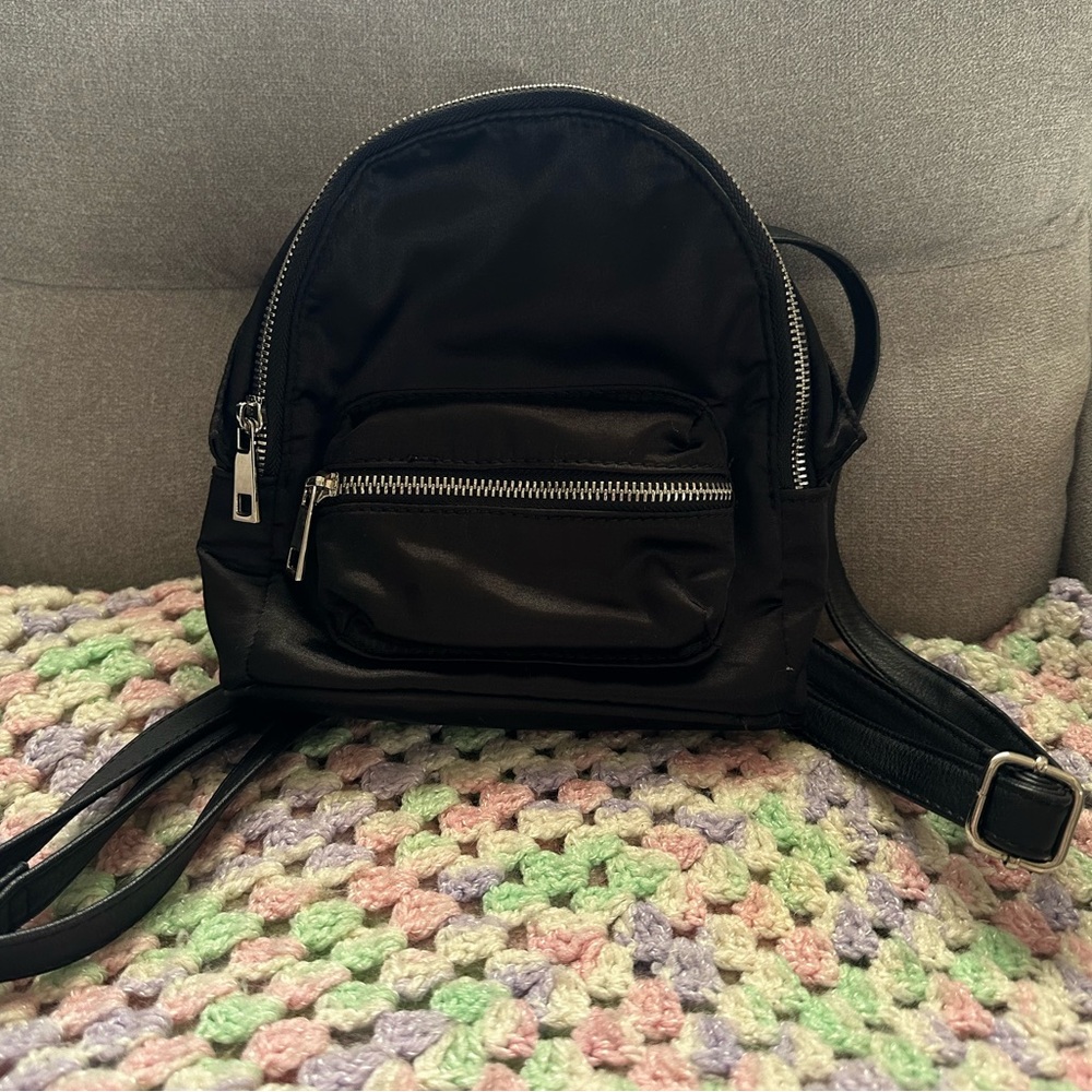 MADDEN GIRL MINI BACKPACK